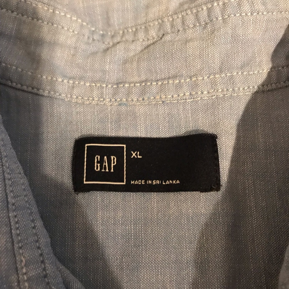 Bundle of 2 XL Men’s Button-down Shirts - Picture 3 of 8